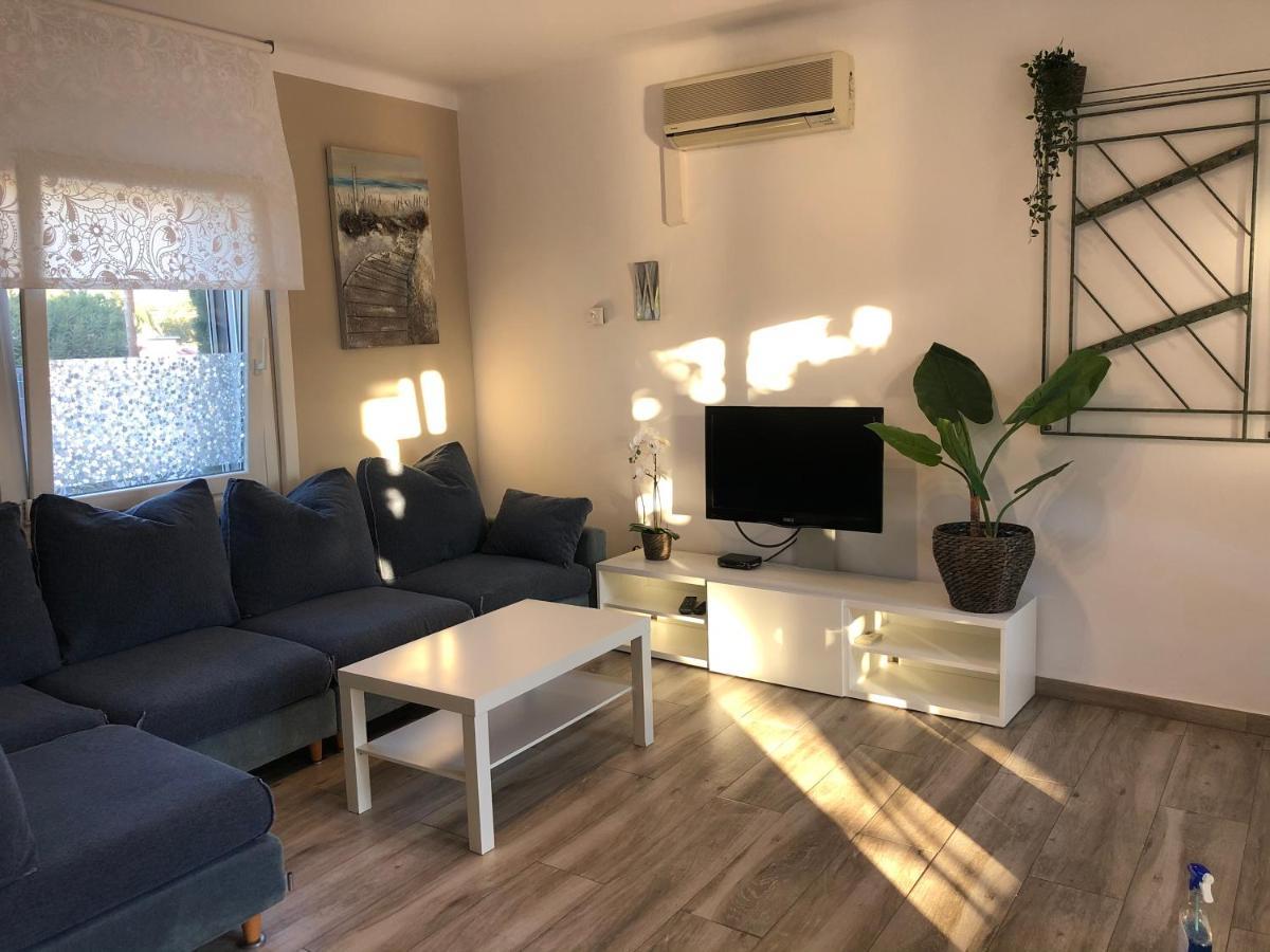 דירות אמפוריבראבה Casa Pani מראה חיצוני תמונה